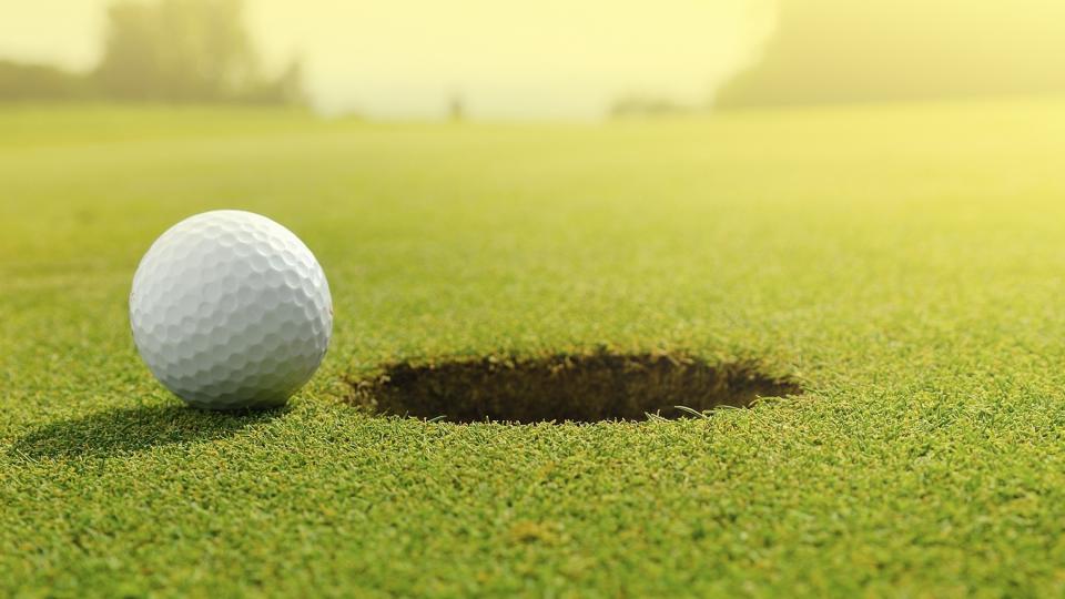 International golfbane i solskinsvejr