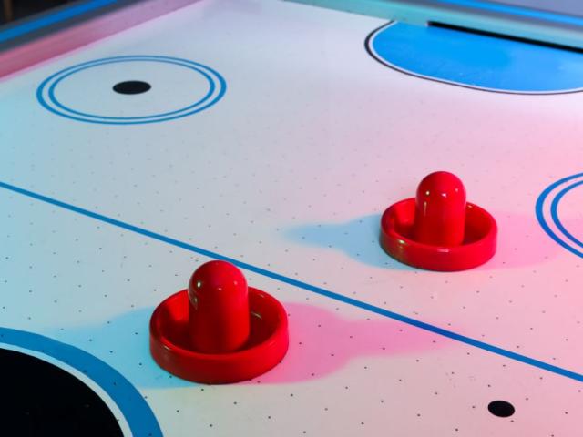Kreativt område hvor der males, klippes og klistres