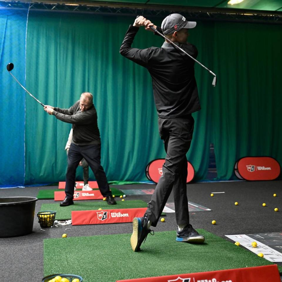 Kendte golf-ansigter optræder med shows