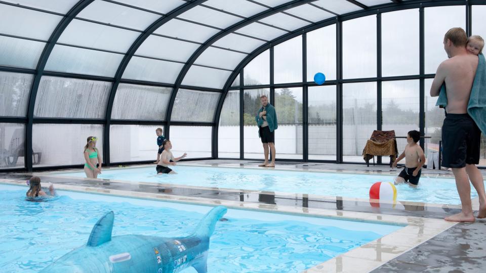 Nyt og moderne pool-område.