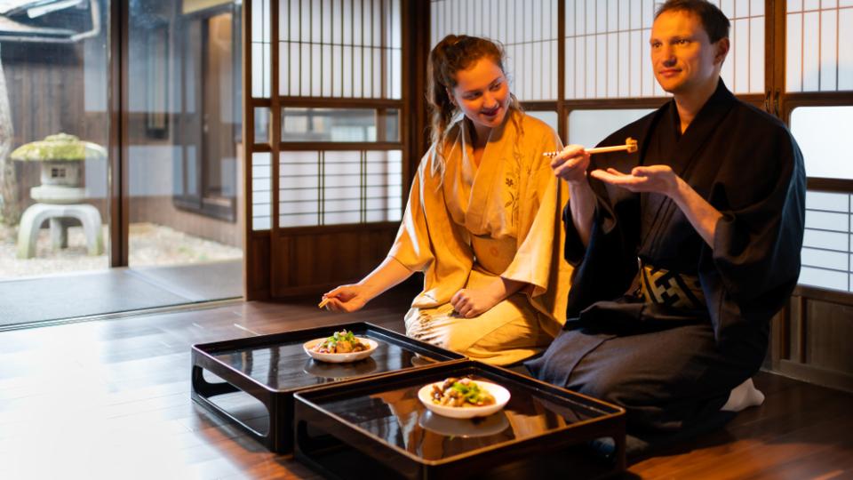Oplev japansk gæstfrihed på en ryokan med kaiseki-middag