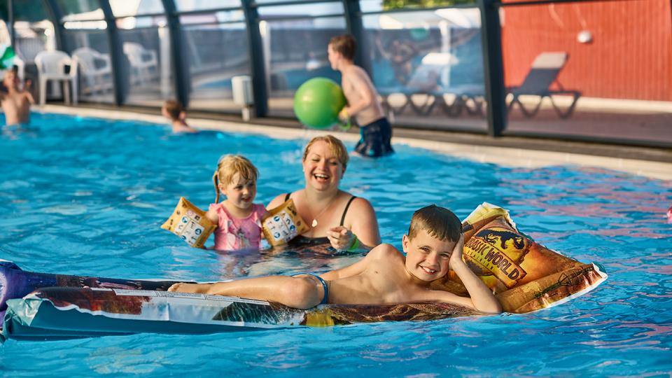 Overdækket pool på Camping i Horsens