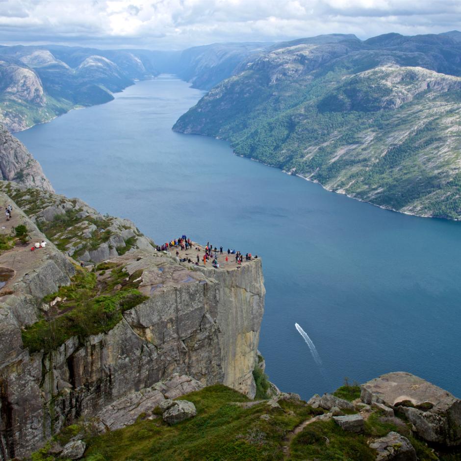 Oplev Preikestolen