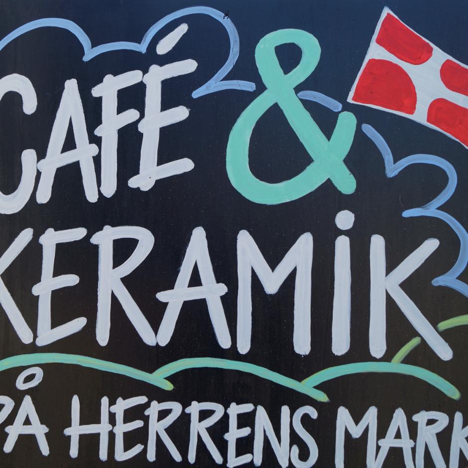 Cafe med hygge - ro og udsigt